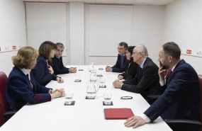 ep sonia perez idoia mendia y miguel angel morales junto a la ministra carolina darias el delegado