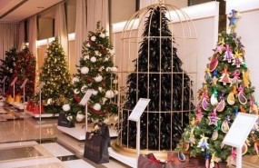 ep subastasotherbys solidarity xmas tree