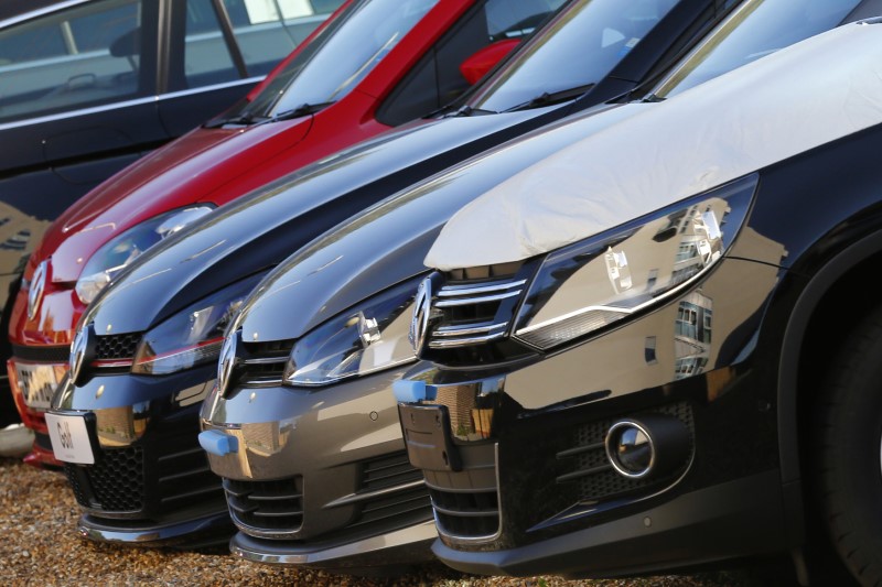 les-ventes-de-voitures-en-europe-ont-legerement-flechi-en-octobre
