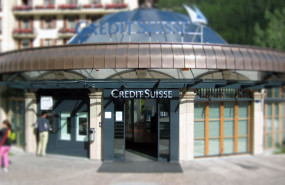 image of the news Credit Suisse shares plunge as top investor rules out further stake