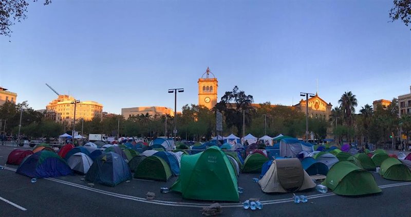 ep acampada plaza universitat