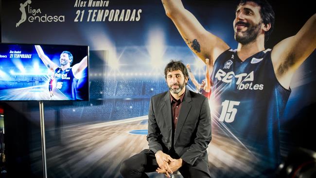 Álex Mumbrú se despide del baloncesto | ACB PHOTO/V. SALGADO ep alex mumbru se despidebaloncesto