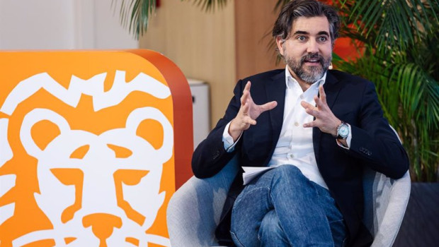 ep archivo   el ceo de ing ignacio julia durante una mesa redonda en la sede de ing a 23 de abril de
