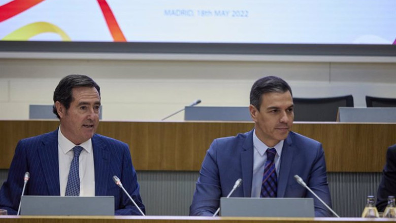 ep archivo el presidente de la ceoe antonio garamendi izda y el presidente del gobierno pedro ep archivo el presidente de la ceoe antonio garamendi izda y el presidente del gobierno pedro