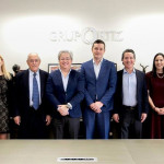 ep archivo   en el centro el presidente de grupo ortiz juan antonio carpintero el director