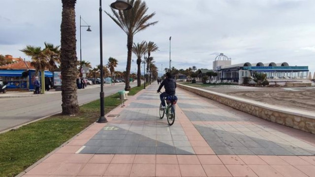 ep archivo   paseo maritimo de torremolinos bicicleta