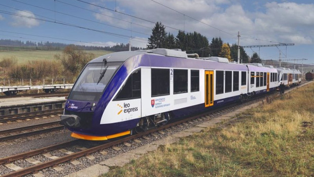 ep archivo   tren de leo express renfe