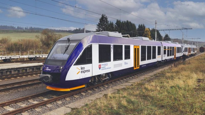 ep archivo   tren de leo express renfe