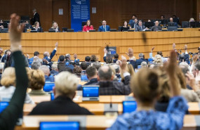 ep archivo   votacion en sesion plenaria del parlamento europeo celebrada en bruselas