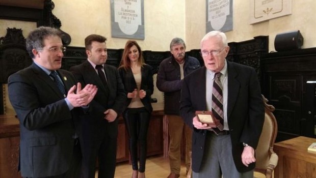 ep astorga leon- stanley payne recibemedallala bimilenaria