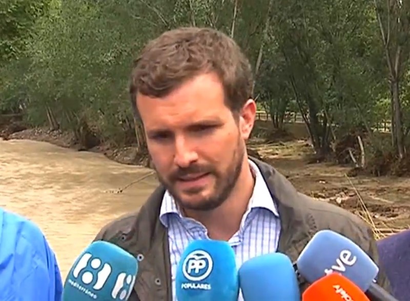 ep casado atiende a los medios en ontinyent valencia