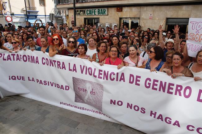 Concentración contra la violencia de género en Maracena (Granada) | EUROPA PRESS ep concentracionla violenciageneromaracena granada
