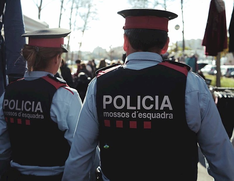 ep dos mossos desquadra foto de archivo