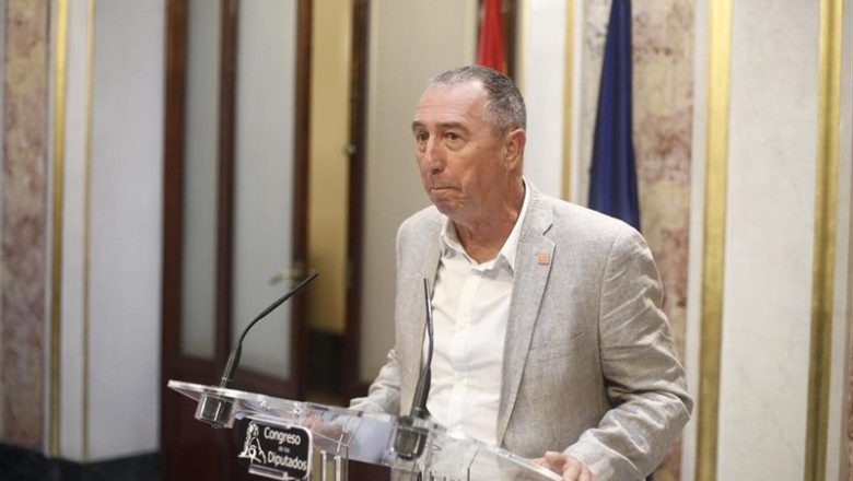 El portavoz de Compromís en el Congreso de los Diputados, Joan Baldoví, ofrece declaraciones a los medios de comunicación tras la segunda y definitiva votación fallida para la investidura del candidato socialista a la Presidencia del Gobierno. | Eduardo Parra - Europa Press - Archivo ep el portavoz de compromis en el congreso de los diputados joan baldovi ofrece declaraciones a los