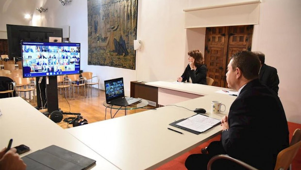ep el presidente de c-lm emiliano garcia-page en la reunion por videoconferencia con pedro sanchez y