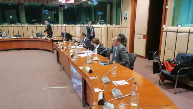 ep el presidente de las cooperativas agroalimentarias de la ue cogeca ramon armengol en una reunion