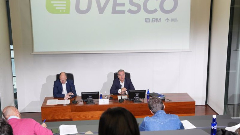 ep el presidente del grupo uvesco jose ramon fernandez de barrena y el director general de la ep el presidente del grupo uvesco jose ramon fernandez de barrena y el director general de la