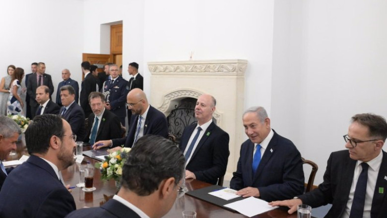 El primer ministro israelí, Benjamin Netanyahu, en Chipre | AMOS BEN GERSHOM/GOBIERNO ISRAELÍ ep el primer ministro israeli benjamin netanyahu en chipre