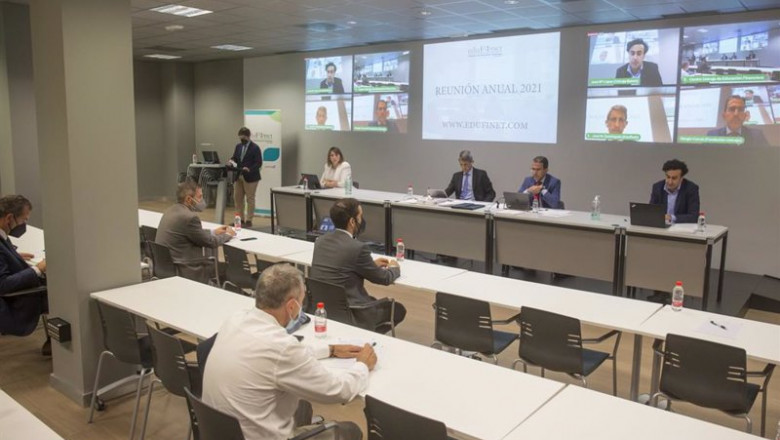 El Proyecto Edufinet de Unicaja prepara su plan de actuación 2021-2022 con nuevos microsites y unas jornadas de educación financiera para alumnos de primaria | UNICAJA ep el proyecto edufinet de unicaja prepara su plan de actuacion 2021 2022 con nuevos microsites y