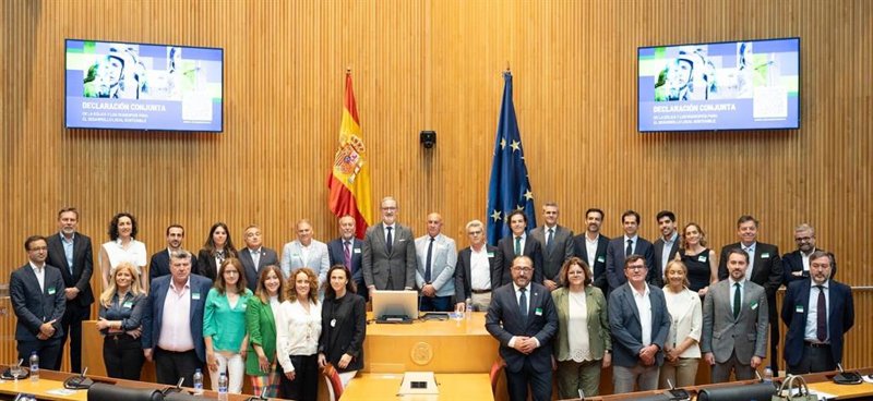 ep el sector eolico y municipios espanoles firman la primera declaracion para un desarrollo local