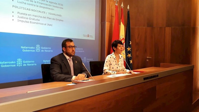 El vicepresidente del Gobierno de Navarra, Javier Remírez, y la consejera de Economía y Hacienda, Elma Saiz, en rueda de prensa. | GOBIERNO DE NAVARRA ep el vicepresidente del gobierno de navarra javier remirez y la consejera de economia y hacienda