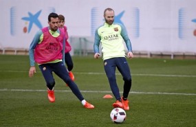 ep iniestabusquetsun entrenamientofc barcelona