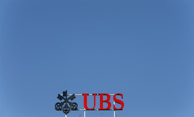 El logo del banco suizo UBS es vista en una oficina en Zúrich | ARND WIEGMANN ep logobanco suizo ubsvistauna oficinazurich
