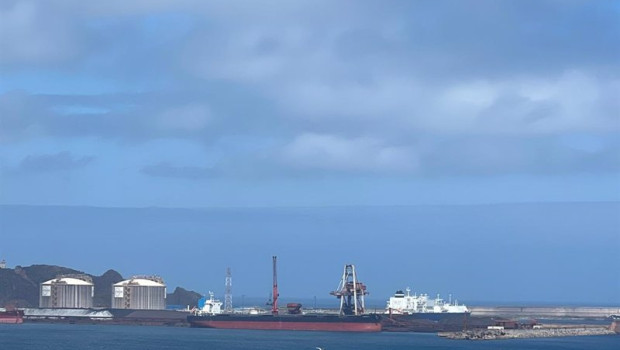 ep primer barco en llegar a la regasificadora de el musel ep primer barco en llegar a la regasificadora de el musel