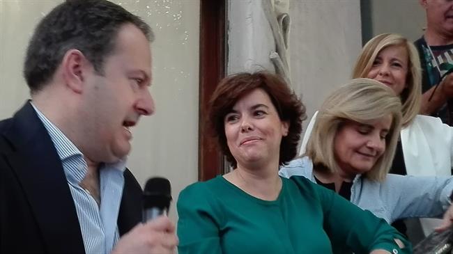 Soraya Sáenz de Santamaría entre Adolfo Molina y Fátima Báñez | EUROPA PRESS ep soraya saenzsantamariaadolfo molinafatima banez