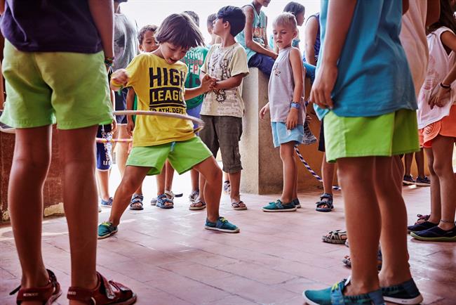 ep un nino bailahula hoopuna colonia urbanacaixaproinfancia