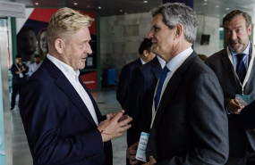 ep archivo   el presidente de cupra wayne griffiths i y el presidente de sernauto francisco j