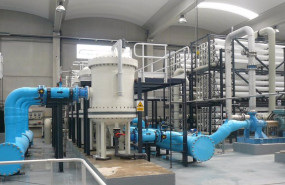 ep archivo   interior de una planta para la reutilizacion de agua por el tratamiento de osmosis