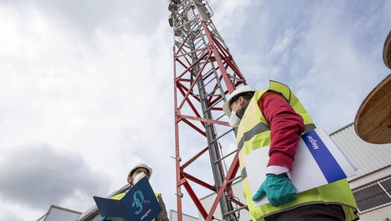 Archivo - Tecnicos de Magtel ante una torre de telecomunicaciones. | MAGTEL - Archivo ep archivo tecnicos de magtel ante una torre de telecomunicaciones