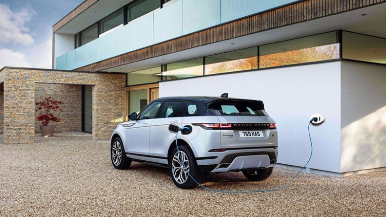 Archivo - Vehículo enchufable de Land Rover, uno de los que podrían comprar los usuarios gracias al Plan Moves III. | LAND ROVER - Archivo ep archivo vehiculo enchufable de land rover uno de los que podrian comprar los usuarios gracias