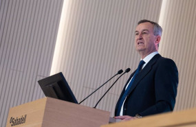 ep el consejero delegado de banco sabadell cesar gonzalez bueno interviene durante una rueda de