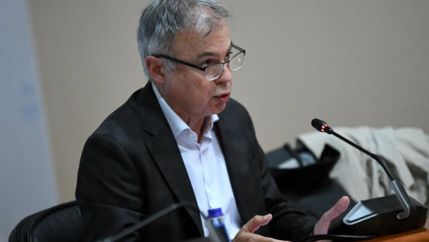 ep el director do instituto galego de vivenda e solo heriberto garcia en el parlamento