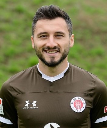 ep el jugador del st pauli cenk sahin
