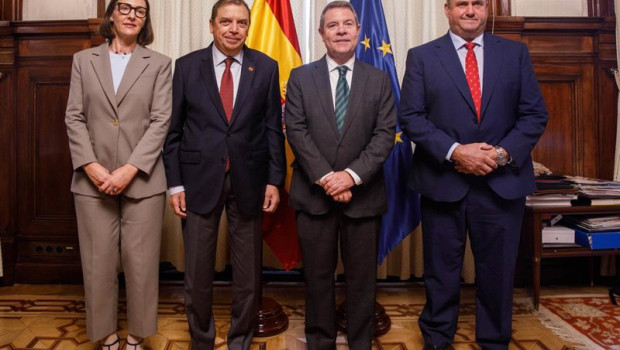 ep el presidente de castilla la mancha emiliano garcia page se reune en madrid con el ministro de
