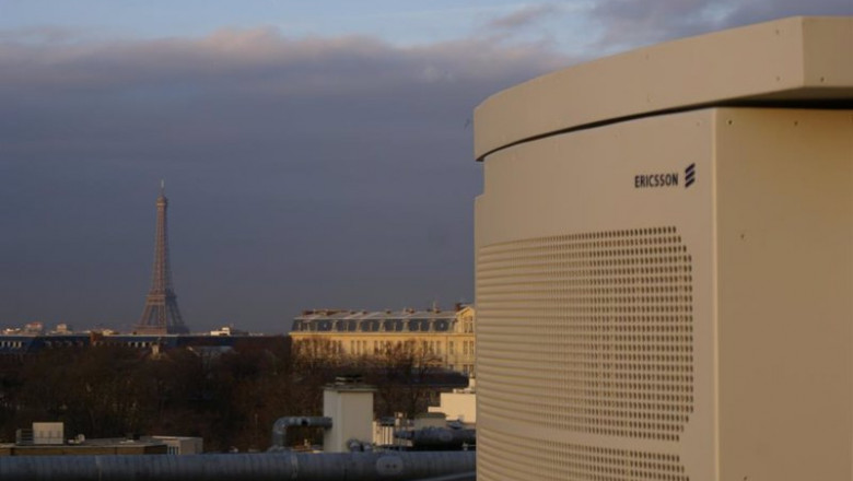 Equipamiento de red de Ericsson en París con la Torre Eiffel de fondo | ERICSSON - Archivo ep equipamiento de red de ericsson en paris con la torre eiffel de fondo