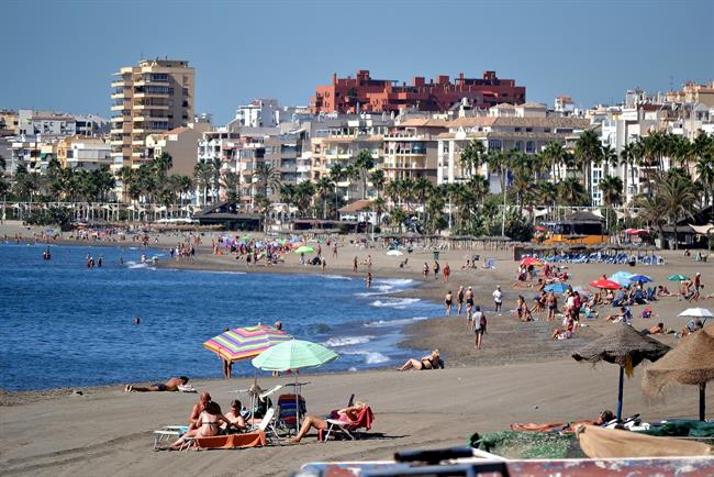 ep estepona turismo playa julio relax verano 2017