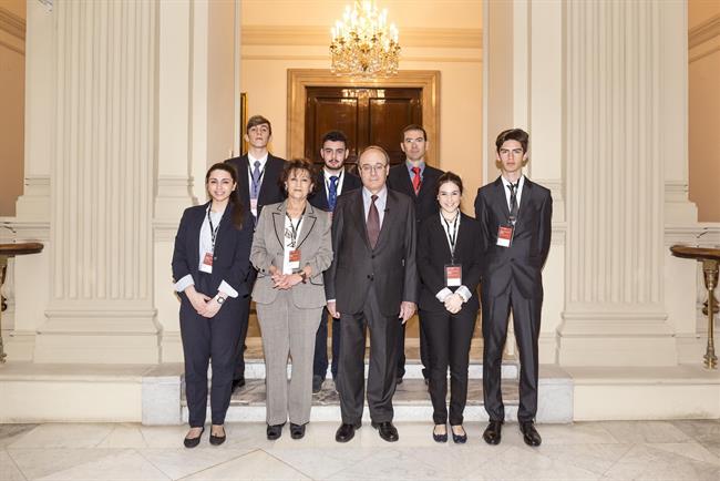 Estudiantes del Colegio Sámer Calasanz ganadores del concurso | BANCO DE ESPAÑA ep estudiantes colegio samer calasanz ganadoresconcurso
