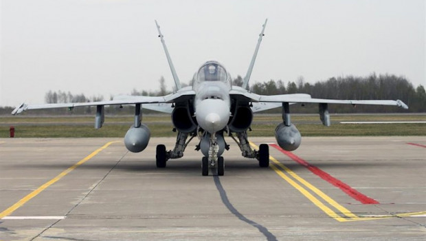 ep f-18 espanol en la mision de policia aerea del baltico