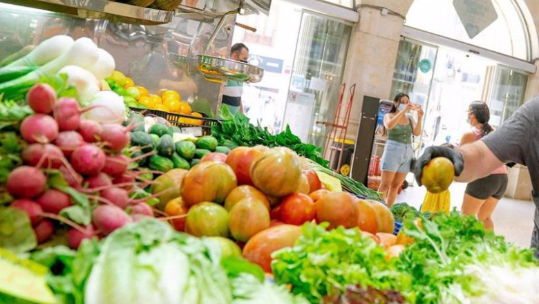 ep fruta y verdura en el mercado central