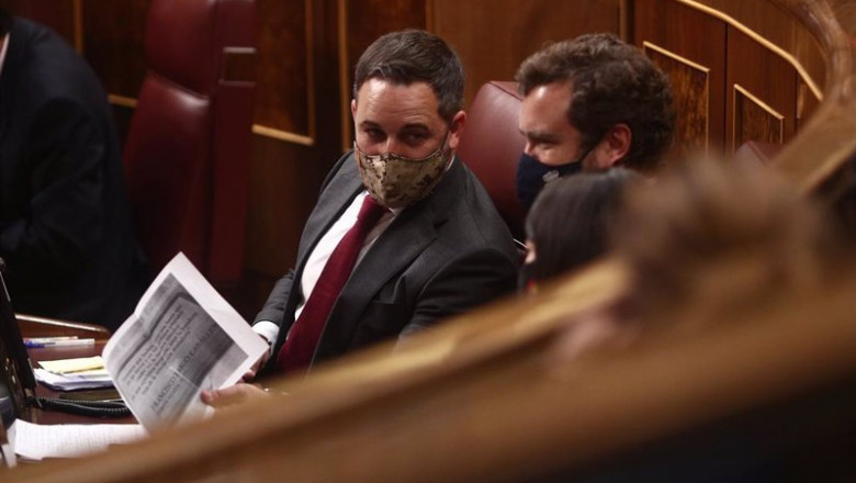 ep i d el lider de vox santiago abascal el portavoz parlamentario de vox ivan espinosa de los