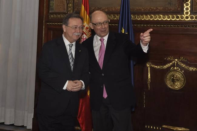 Juan Vivas y Cristóbal Montoro | EUROPA PRESS/GOBIERNO DE CEUTA ep juan vivascristobal montoro