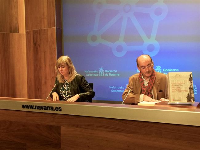 La consejera Ollo y el expresidente de Navarra Juan Cruz Alli | GOBIERNO DE NAVARRA ep la consejera olloexpresidentenavarra juan cruz alli