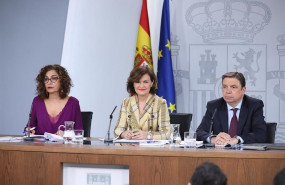ep la ministra de hacienda y portavoz del gobierno maria jesus montero la vicepresidenta primera del