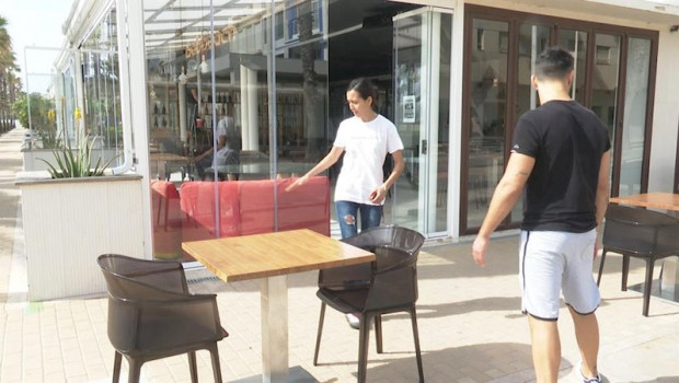 ep local con terraza en la playa de la malvarrosa se preparara para su apertura