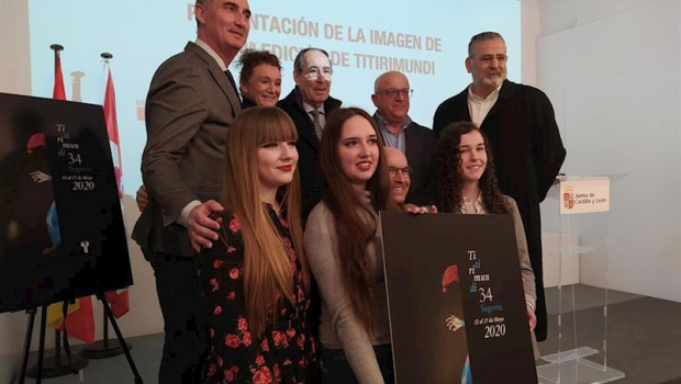 ep los estudiantes ganadores del concurso junto al delegado territorial de la junta en segovia jose