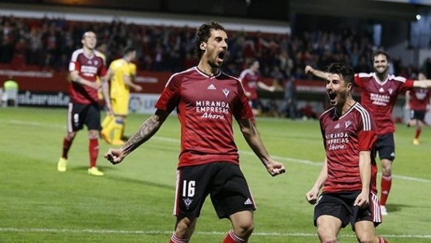 ep mirandes celebratriunfoun partidosegundaalcorcon